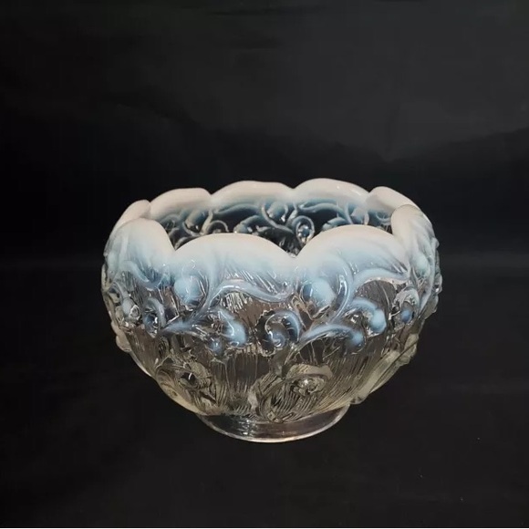 Fenton Opalescent Lilly of the Valley Scalloped Glass Rose Bowl - Picture 3 of 4